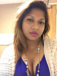 Desihotwife