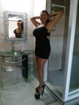 Who want to fuck my bitch