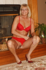 Hot Gilf loves to Show Off