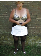 mature slut deb shows tits outdoors