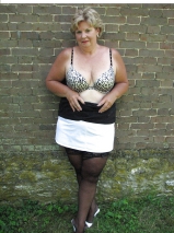 mature slut deb shows tits outdoors