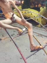 TRAIDEP01 - nhung con ga trong dep deu nam tren minh tat ca 