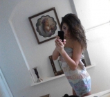 Slim brunette teen - naked selfshot gallery