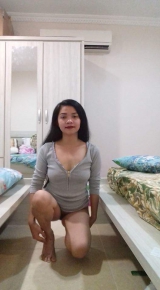 Sheraine Pornstar Hottest Pose In Gray Dress