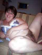 granny shows pussy