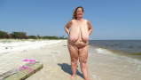 granny shows pussy