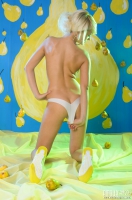 Tempting nude blonde