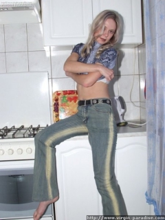 Virgin in amateur striptease - N