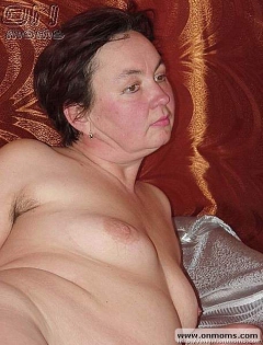 Plump oldie stripping - N