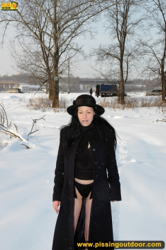 Winter pissing - N