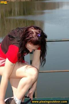 Teen brunette outdoor pissing - N
