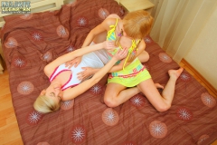 Playful blondes - N