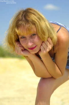 Meet Liza getting undressed - N