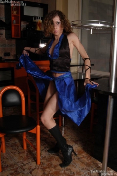Blue silk dress with - N