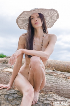 Horny chick outdoors - N