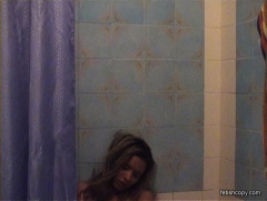 Honey, I'm taking a shower - N