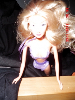 Blond doll - N