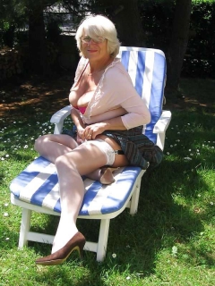Mature Beauty - Annick 16 - N