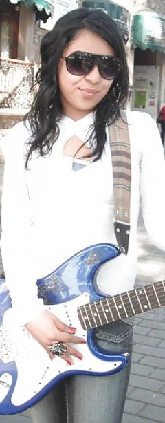 Chica hermosa - N