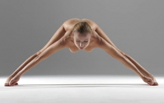 Nude Yoga - N