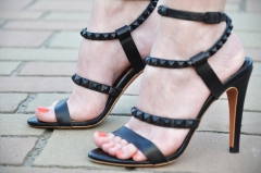 Heels feet strappy sandals - N