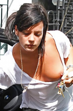 Lilly Allen Wardrobe Malfunctions - N