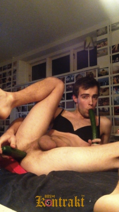 Danish Young Boy - Frederik (BDSM Kontakt - TM) - N