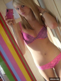 Sexy amateur girl naked - N