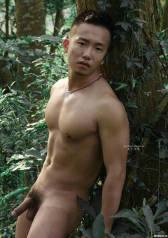 TRAIDEP01 - nhung con ga trong dep deu nam tren minh tat ca - N