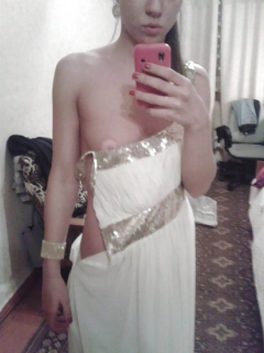 Naked phone selfies - teen tries out her new mobile - N