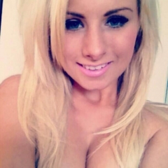 Teen blonde model wannabee - cute tata fan nude selfies - N