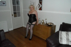 RANDOM WOMEN THAT MAKE ME HARD - N