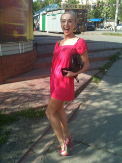 Tiny blonde amateur loves to pose naked - N