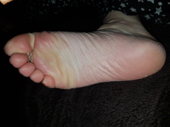 FEET WORSHIP 1 - N