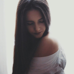 Korina Makarizi - N