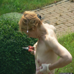 Moms from all over the world who are spied on - N