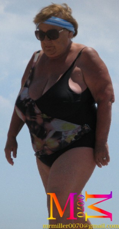 bbw granny and milf beach candid - N