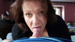 Gorgeous Mature Amateur Wife Walks In Room to Suck Dick - N