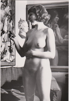 How sexy and attractive women are... (retro) - N