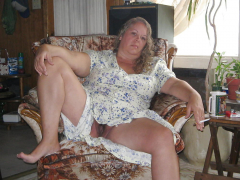 granny shows pussy - N