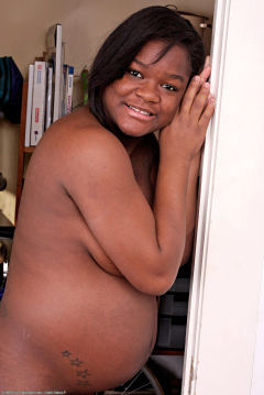 ebony pregnant - N