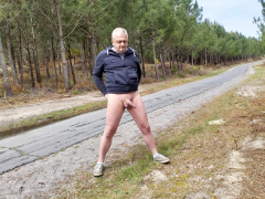 Je suis nudiste et je me balade - N