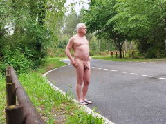 je suis nu sur la route - N
