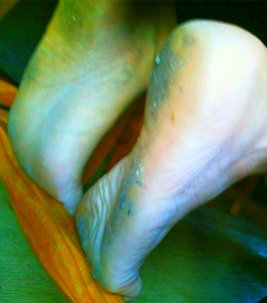 indian feet - N