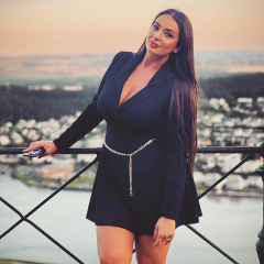 Mature and sexy - N