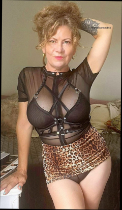 Mature and sexy - N