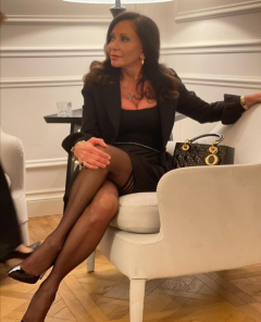 mature and sexy - N