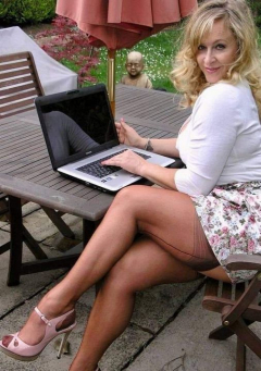 mature and sexy - N