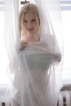 hot blonde Teen Babe Valentina - N