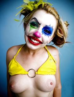 Showing Your Tities II - N